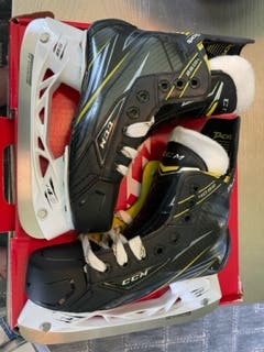 New Junior CCM Tacks 4092 Hockey Skates Extra Wide Width Size 3.0