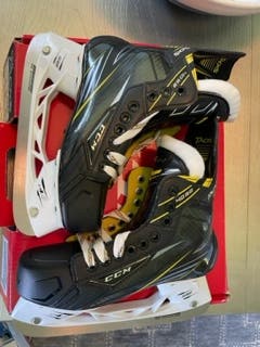 New Junior CCM Tacks 4092 Hockey Skates Extra Wide Width Size 4.0