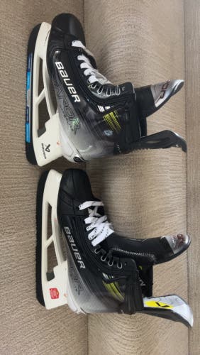 New Senior Bauer Regular Width  7.5 Vapor Hyperlite 2 Hockey Skates