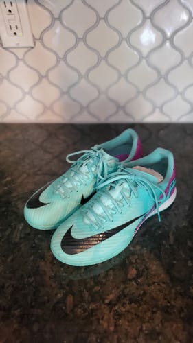 Nike Mercurial Vapor 15 Academy Indoor/Court Low-Top Soccer Shoes - Size 6.5