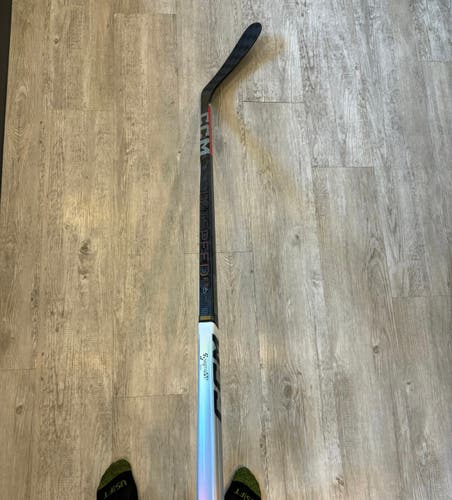 New Intermediate CCM Right Handed P29  Jetspeed FT6 Pro Hockey Stick