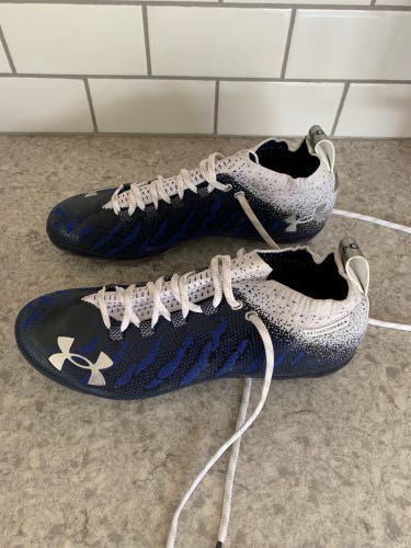 Like New Under Armour Spotlight Cleats