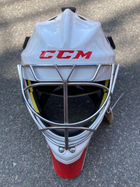 White Used Senior CCM Axis 1.5 Goalie Mask