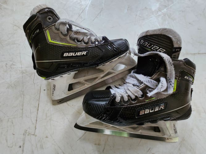 Used Intermediate Bauer Elite Hockey Goalie Skates Wide Width Size 5.5