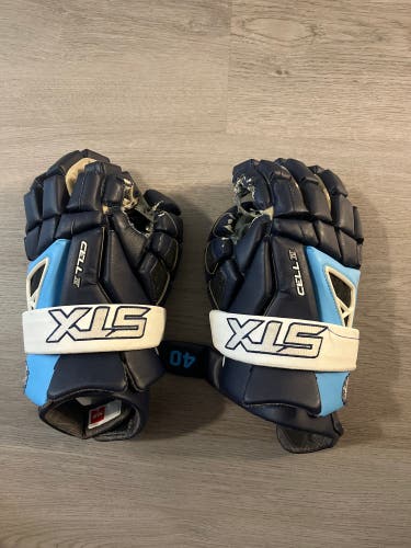 UNC Lacrosse Gloves