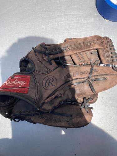 Brown Used Rawlings Right Hand Throw Outfield Baseball Glove 12"