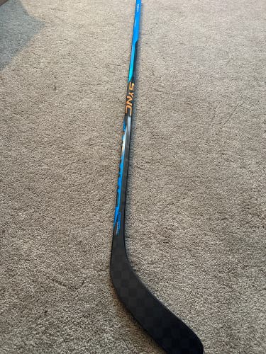 New Senior Bauer Right Handed P88 77 Flex Nexus Sync Hockey Stick