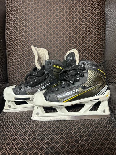 Used Intermediate CCM Tacks 9080 Hockey Goalie Skates Regular Width Size 5.5