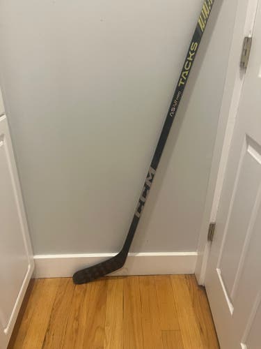 Used Senior CCM Tacks AS-VI PRO Right Handed Hockey Stick P28M Pro Stock
