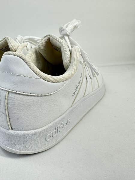 2000 Adidas Unisex Youth Hoops Sneaker Size 5 Pwj001004 Cloud White | SidelineSwap | Buy and Sell on SidelineSwap 2000 Adidas Unisex Youth Hoops Sneaker Size 5 Pwj001004 Cloud White | SidelineSwap | Buy and Sell on SidelineSwap