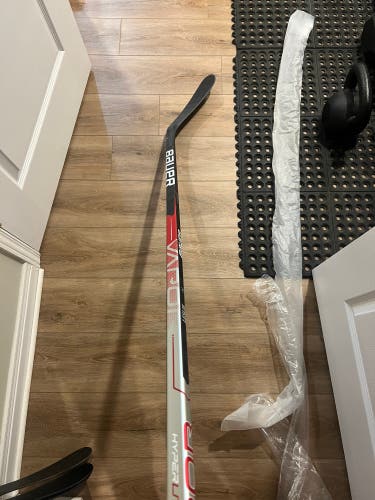 New Bauer Right Handed P92 Pro Stock Vapor Hyperlite Hockey Stick