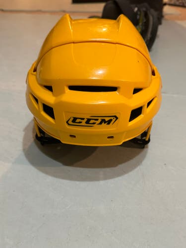 CCM Yellow Vector L Helmet. In excellent condition. I used it for a few tournaments