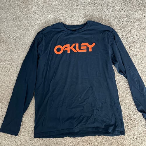 Oakley Long-Sleeved Shirt