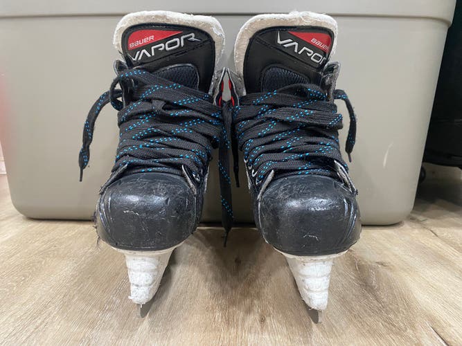 Used Junior Bauer Regular Width Size 3.5 Vapor X3.5 Hockey Skates