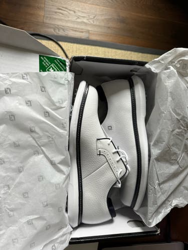 New Size Men's 10.5 (W 11.5) Men's Footjoy Golf Shoes