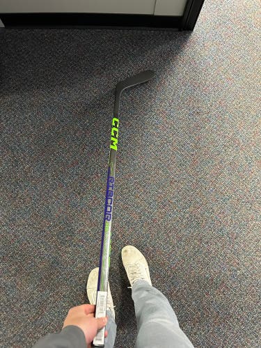 New Youth CCM Right Handed P29 Hockey Stick
