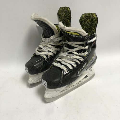 Used Bauer Vapor 3x Junior 03 D - R Regular Ice Hockey Skates