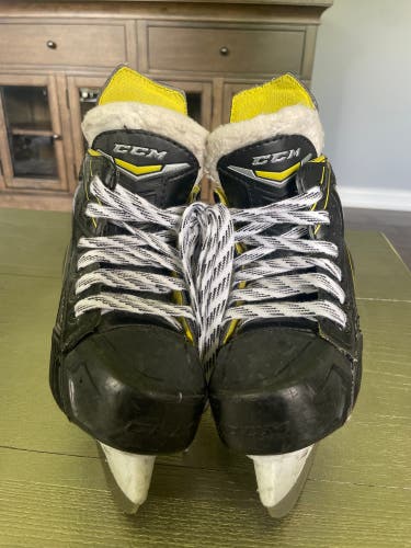 CCM 4092 Youth Size 10