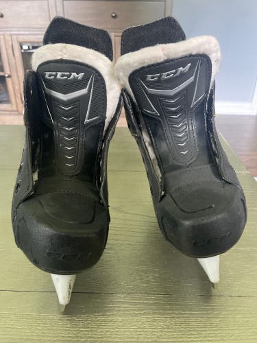 CCM 9060 Youth Size 10