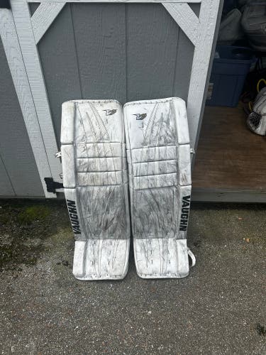 Used  Vaughn  Velocity V7 Goalie Leg Pads