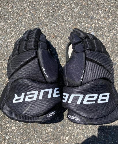 Black Used Junior Bauer Vapor X20 Gloves 11"