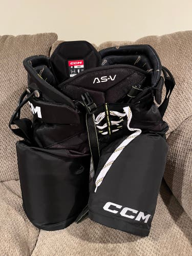Senior Large CCM Tacks AS-V Hockey Pants