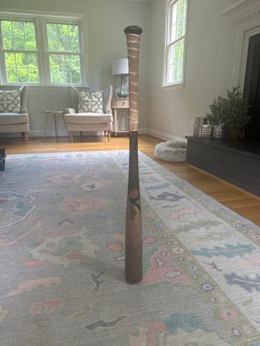 Victus V-Cut Maple Wood Bat