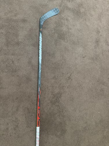 Used Senior Bauer Right Handed P92 Pro Stock Vapor FlyLite Hockey Stick