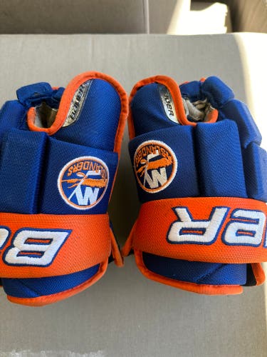 New York Islander Player Used Gloves