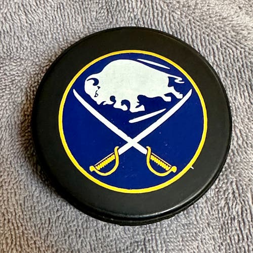 Vintage Buffalo Sabres NHL Hockey Logo Puck