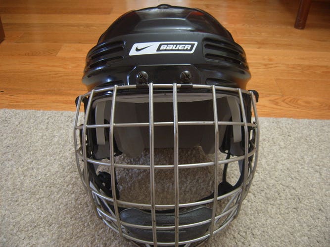Hockey Helmet-Nike Bauer NBH3500 Hockey Helmet sz Senior Large with Cage