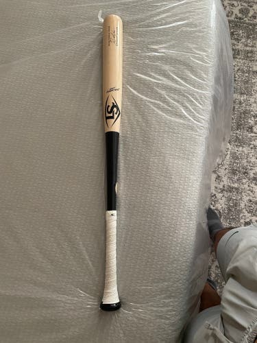 Used  Louisville Slugger BBCOR Certified Maple 30 oz 33" MLB Prime RA13 Ronald Acuna Game Model Bat