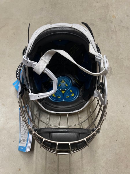 New Bauer Re-Akt 150 Helmet Combo