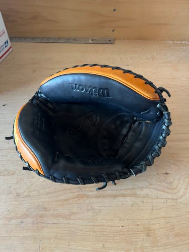 New Right Hand Throw 32.5" A2000 Catcher's Glove