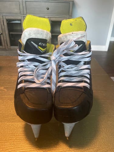 CCM 4092 Youth Size 12