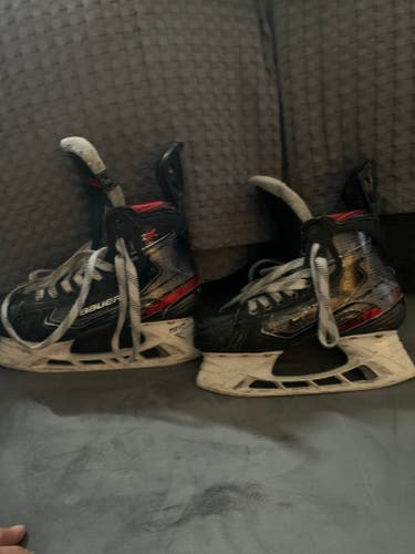 Used Junior Bauer Vapor 2X Hockey Skates Regular Width Size 3
