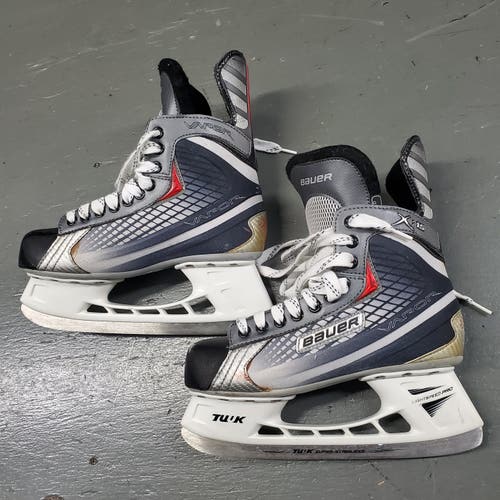 Used Senior Bauer Vapor X:15 Hockey Skates Regular Width 7