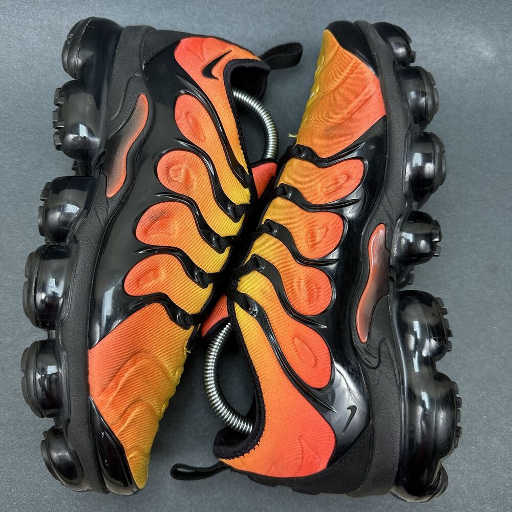 nike vapormax plus orange and black