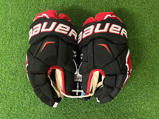Bauer Vapor APX2 Pro Gloves 14” Senior (Black/White/Red)
