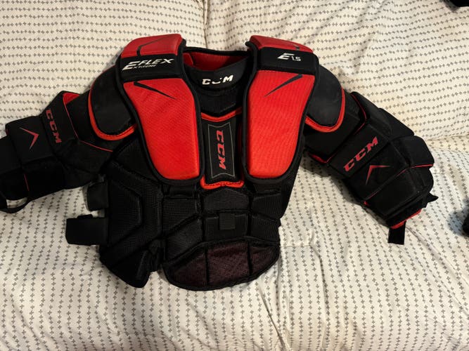 Youth Used One Size Fits All CCM Extreme Flex E1.5 Goalie Chest Protector