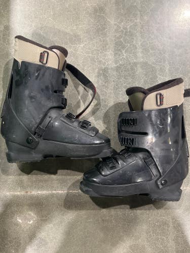 Used Men's Salomon Evolution All Mountain Ski Boots Soft Flex
