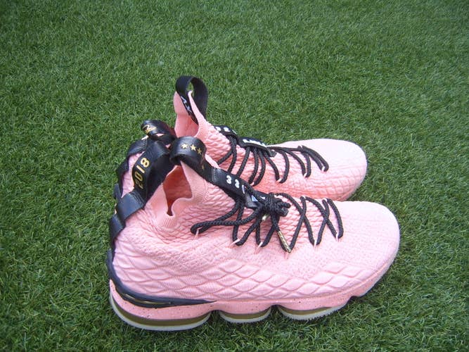 Lightly Used Size 11 (Women's 12) Men's Nike Basketball Shoes