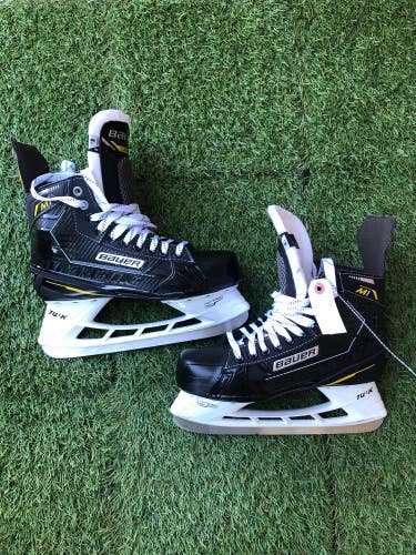 Used Bauer Supreme M1 Hockey Skates Regular Width 8.5 - Senior