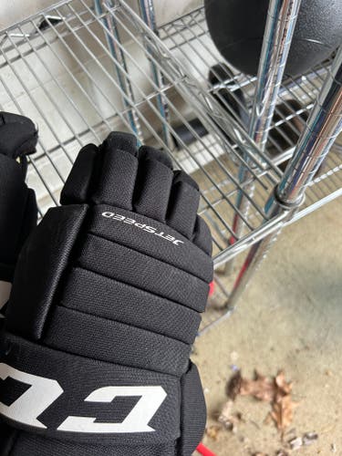 Used CCM Jetspeed FT455 Gloves 14"