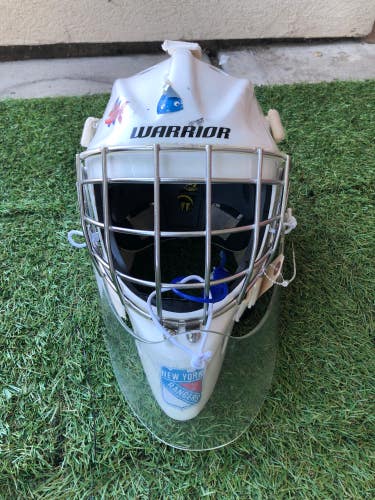 Used Junior Warrior R/F1 Goalie Mask