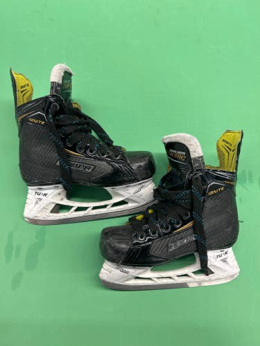 Used Junior Bauer Ignite Hockey Skates Regular Width Size 1