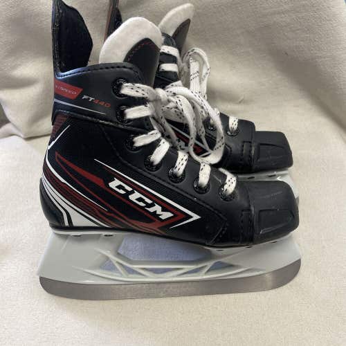 Junior Youth Size 12 CCM JETSPEED FT440 Ice Hockey Skates