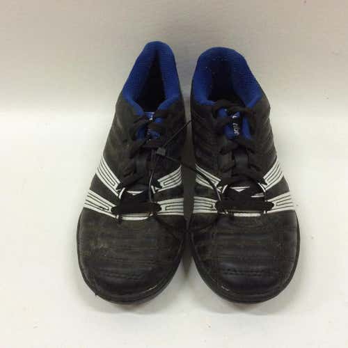 Used Umbro Junior 03.5 Cleat Soccer Turf Shoes