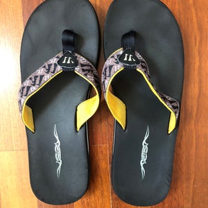 Warrior Lacrosse Flip Flops Men’s size 10