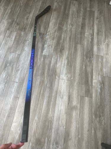 CCM TRIGGER 8 right Hand P28 65 Brand New